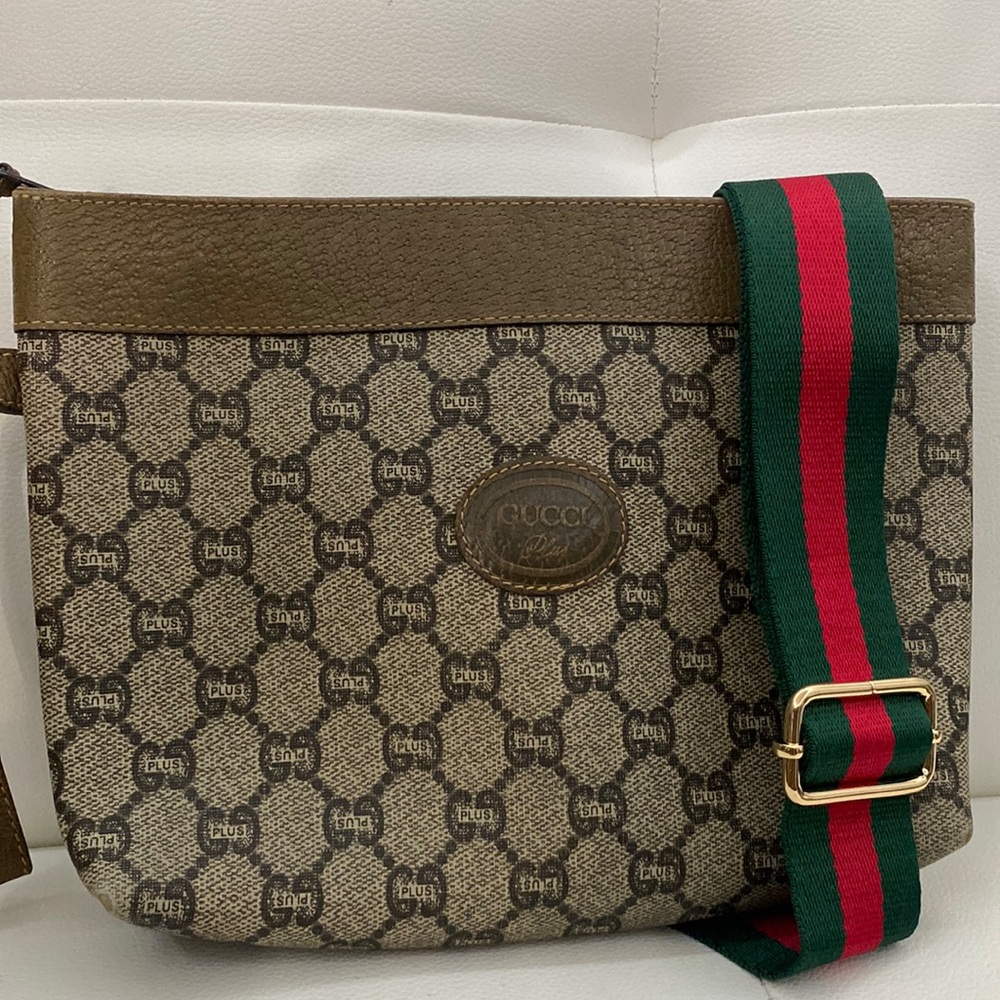 Priced To Sell! Gucci Brown and Tan Clutch Bag